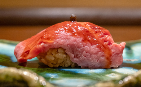 大人の渋谷として注目の「オクシブ」から頂点を目指す、独自の世界観で巧みに計算し尽くされた絶品コース