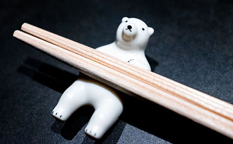 肉好きたちを魅了する独創性あふれる肉料理とパフォーマンス